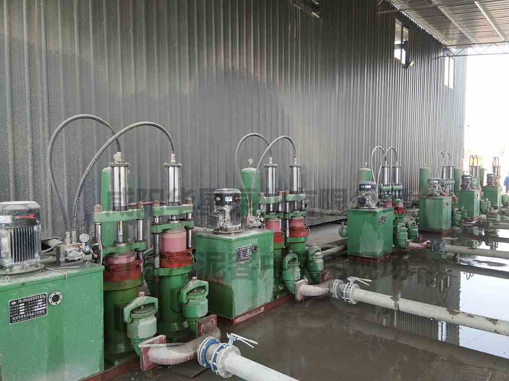 華星YBH250-30節(jié)能陶瓷柱塞泵打樁污泥使用現(xiàn)場-01.jpg